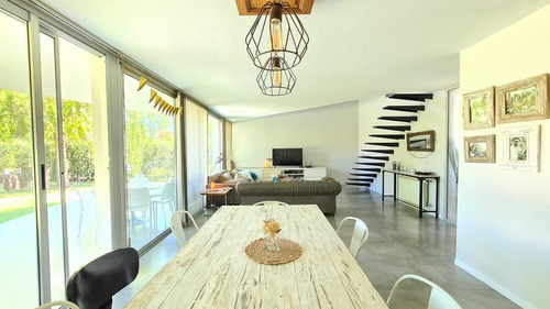 Imagen 4 de 25 de Casa Con 4 Dormitorios En Miraflores Funes Hills