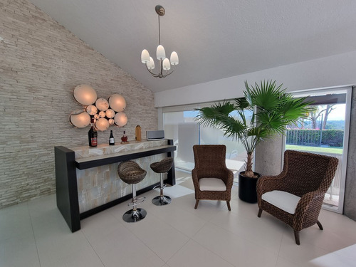 Hermosa Casa En Venta En Colinas De Santa Fe, Morelos