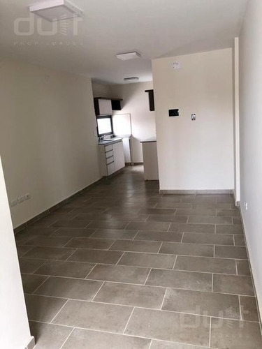Imagen 3 de 18 de Departamento A La Venta Con Balcón - Con Escritura