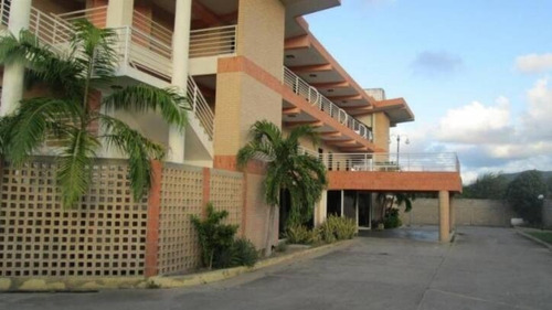 Imagen 13 de 27 de Johanna Castillo Vende Hotel En Pto Cabello 04145951217
