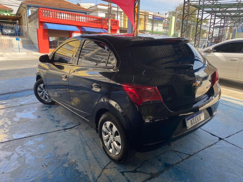 Imagem 5 de 10 de Chevrolet Onix 1.0 Lt Spe/4