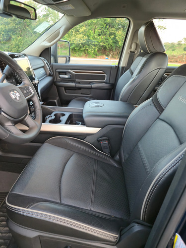 RAM Ram 2500 6.7 Laramie Cab. Dupla 4x4 Aut. 4p
