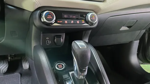 Nissan Versa Platinium 2020
