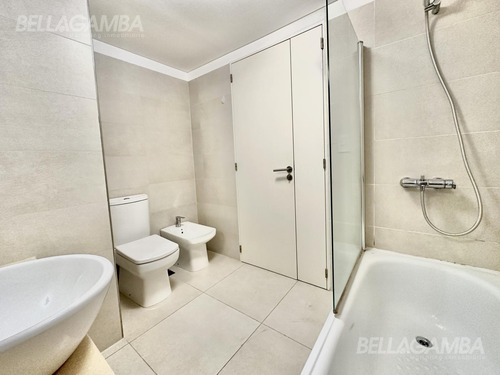Departamento En Venta - 2 Ambientes Con Cochera Y Baulera Vicente López