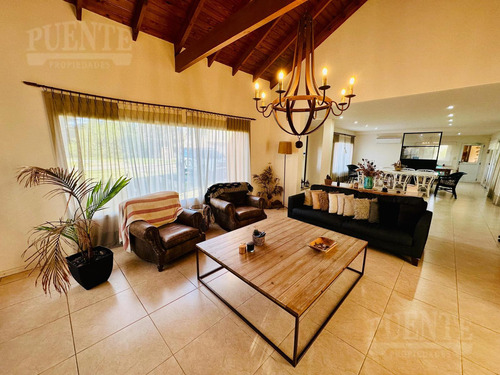 Casa En Barrio Fincas De San Vicente Golf Venta - Alquiler Amueblado