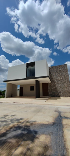 Casa En Venta En Entre Parques En Tixcuytun