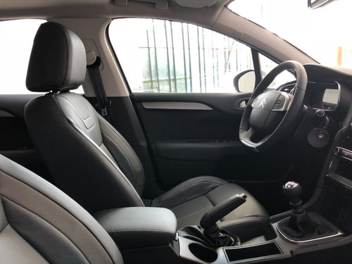 Imagen 14 de 25 de Citroën C4 Lounge 1.6 Hdi 115 Feel Pack