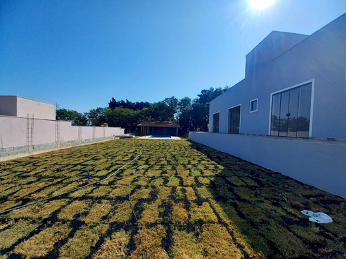 Imagem 6 de 14 de Belíssima Characa Em Condominio Fechado Com 4 Quartos, Piscina, Churrasqueira.