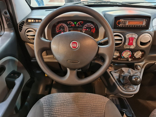Imagem 10 de 19 de Fiat Doblo 1.8 Mpi Adventure Xingu 8v 2013