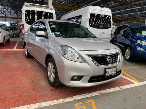 Imagen 3 de 13 de Nissan Versa 1.6 Advance Std 5 Vel Ac 2013