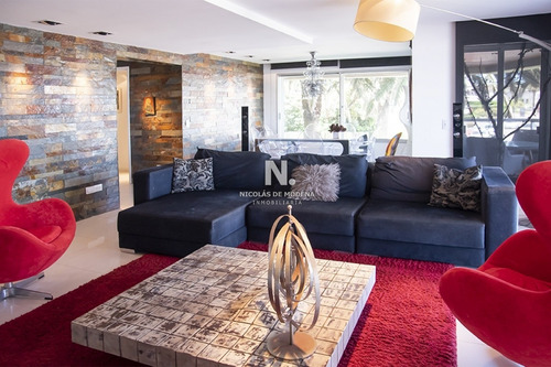 Apartamento En Venta Con Vista Al Puerto- Ref: 2002