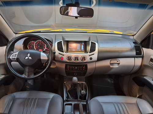 Mitsubishi L200 SAVANA 3.2 4X4 16V TURBO INTERCOOLER DIESEL 4P MANUAL