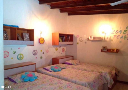 Imagen 11 de 20 de Vendo Casa 219m2 4h+s/3b+s/2p Santa Inés 1319