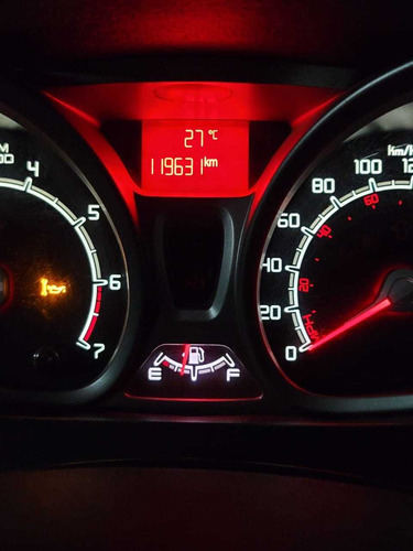 Ford Fiesta Kinet Titanium 2011