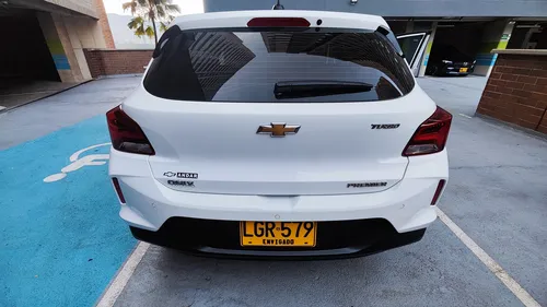 Chevrolet Onix 1.0T Premier Hatch At