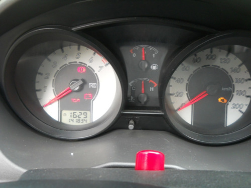 Ford Fiesta Max Full