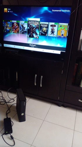 Consola Xbox 360 Slim 250gb Con Rgh3 Negro (Usado)