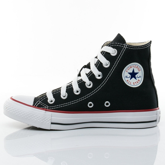 converse negras linea roja