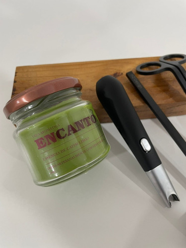 Imagem 2 de 3 de Kit Vela Aromática Mais Acessórios - Capim Limão