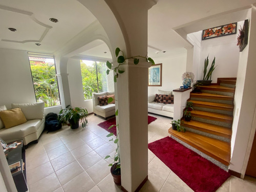 Casa En Venta En Envigado Loma De Las Brujas