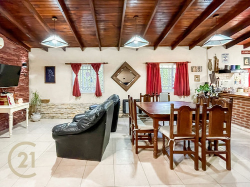 Venta De Casa En Punta Lara De 3 Dormitorios 