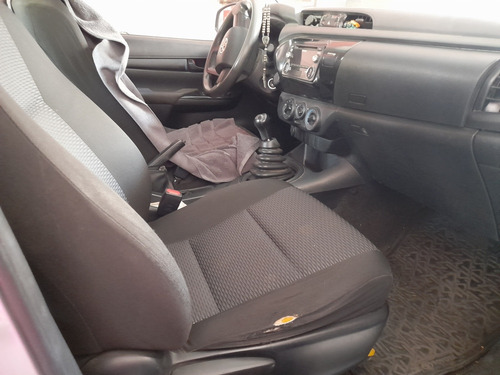 Toyota Hilux 2.7 Cabina Doble Base Mt
