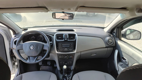Renault Logan 1.6 Expression Hi-power 4p
