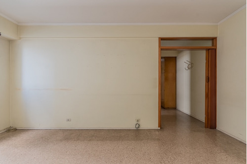 Departamento De 4 Ambientes En Venta, Temperley