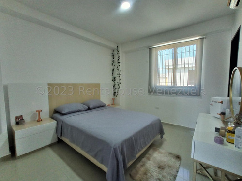 Moderno Apartamento En Venta Concepto Amerciano Remodelado Conjunto Privado Las Carolinas Turmero Vigilancia Pozo Estef 24-3492