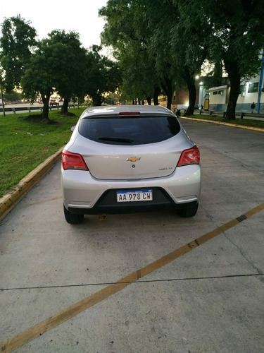 Imagen 4 de 12 de Chevrolet Onix 1.4 Lt 98cv 2017