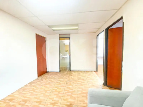 Venta Oficina  Metro P. Valdivia  2 Priv 2 Baños