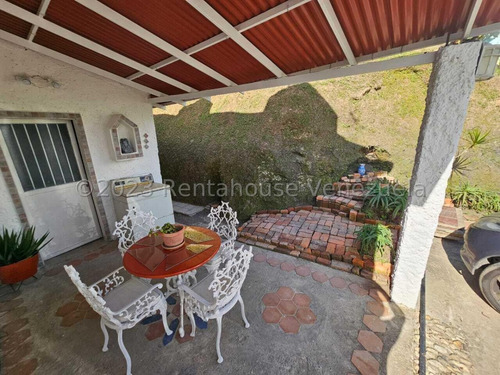 Bella Casa Tipo Chalet Holandés En Venta San Antonio De Los Altos 24-9993 Edf