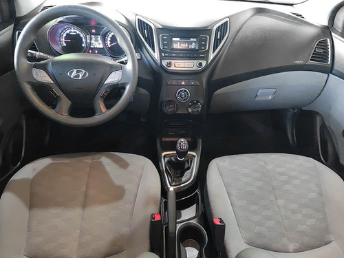 Imagem 5 de 15 de Hyundai Hb20s 1.6 Comfort Plus 16v 2016