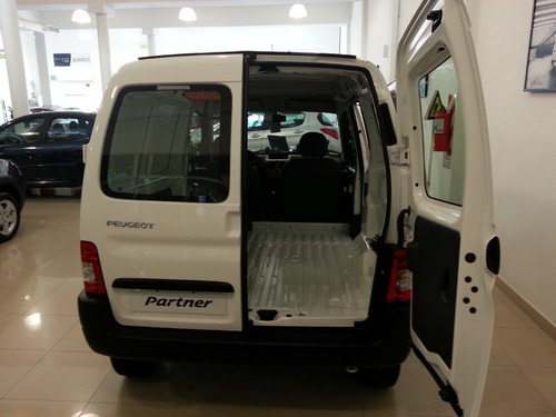 Imagen 16 de 24 de Peugeot Partner 2023 1.6 Furgon Confort