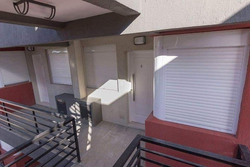 Imagen 3 de 13 de Venta Moderno Departamento 2 D Con Cochera