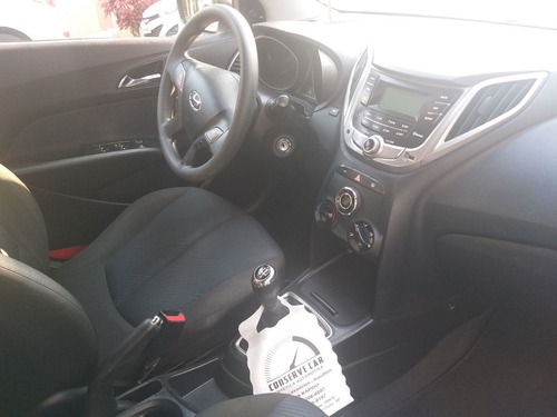 Imagem 2 de 5 de Hyundai Hb20 2014 1.6 Comfort Plus Flex 5p