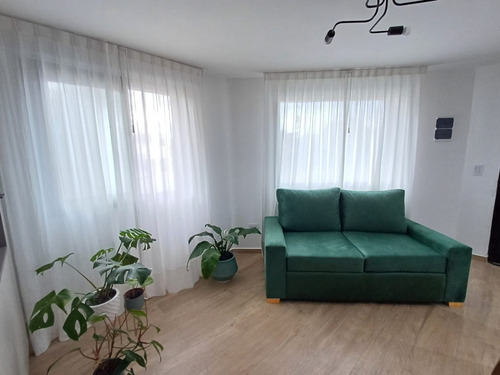 Ph 1 Ambiente Dividido, A La Calle, En Planta Baja Con Entrada Independiente En Barrio Pompeya