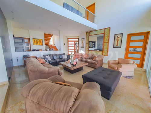 Casa De 664 M2 En Sumiya Jiutepec Morelos $10,800,000.00 Mxn