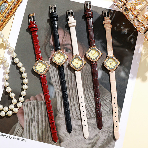 Reloj Dama Cuarzo Trébol Suerte Albaricoque 2024 Elegante