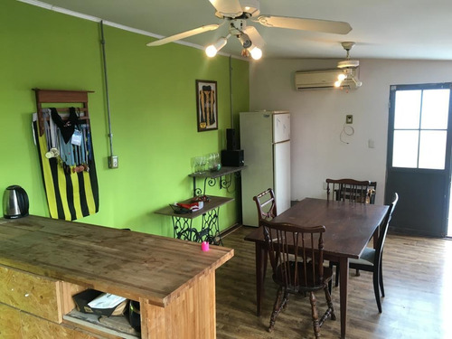 Vende Casa 3 Dormitorios, 2 Baños, Garaje, Barbacoa , Azotea