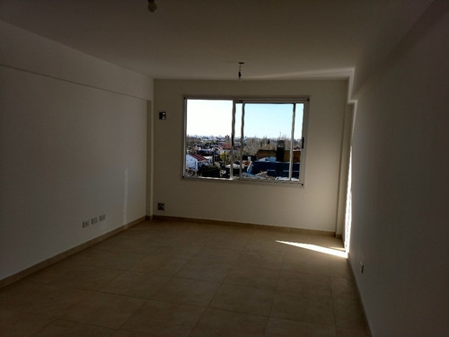 Imagen 3 de 10 de Monoambiente En Venta En Lanus Oeste