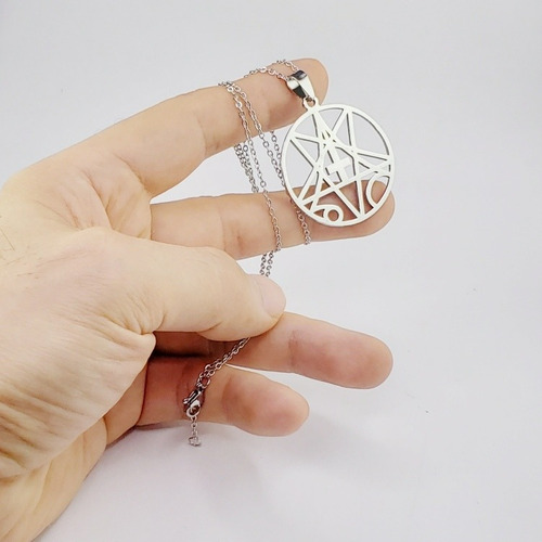 L Collar Dije Pentagrama Cruz Invertida Plateado Acero
