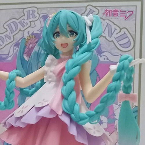 Figura De Hatsune Miku Wonderland Kawai Pelo Largo Rapunzel