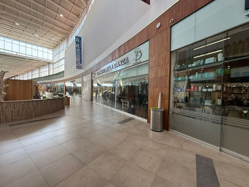 Local Comercial En Renta En Bosque Esmeralda