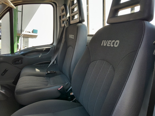 Iveco Daily 35s14 2018 Com Ar Condicionado Carroceria