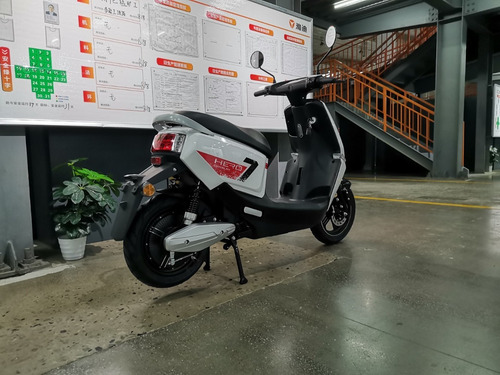 Moto Eléctrica. Yadea - Modelo * S-like!* Moto 0 Km - 2000w