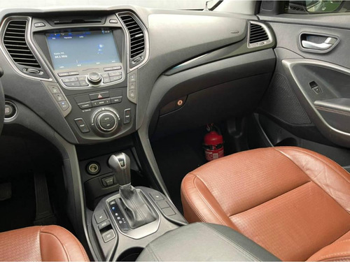 Imagem 11 de 15 de Hyundai Santa Fé 3.3 - 4 X 4 - 7 Lugares
