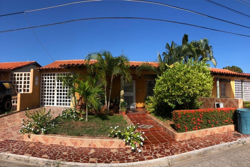 Se Vende Casa Nueva Esparta Urbanizacion Villa Colonial 300m2 3h/2b/4pe