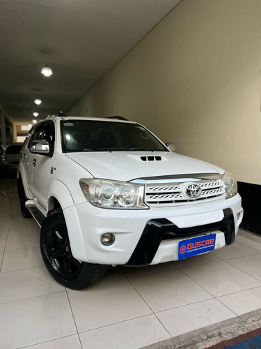 Toyota Hilux SW4 3.0 Srv 7l 4x4 Aut. 5p
