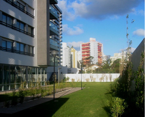 Apartamento En Venta De Dos Dormitorios- Punta Del Este (ref: Atm-5573)